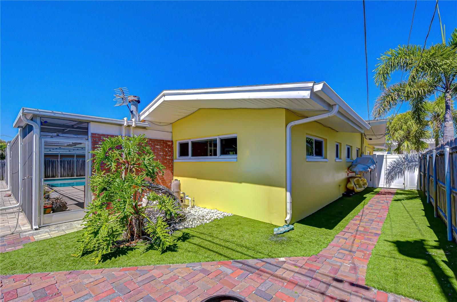 Image 50 of 63 For 9625 Commodore Drive