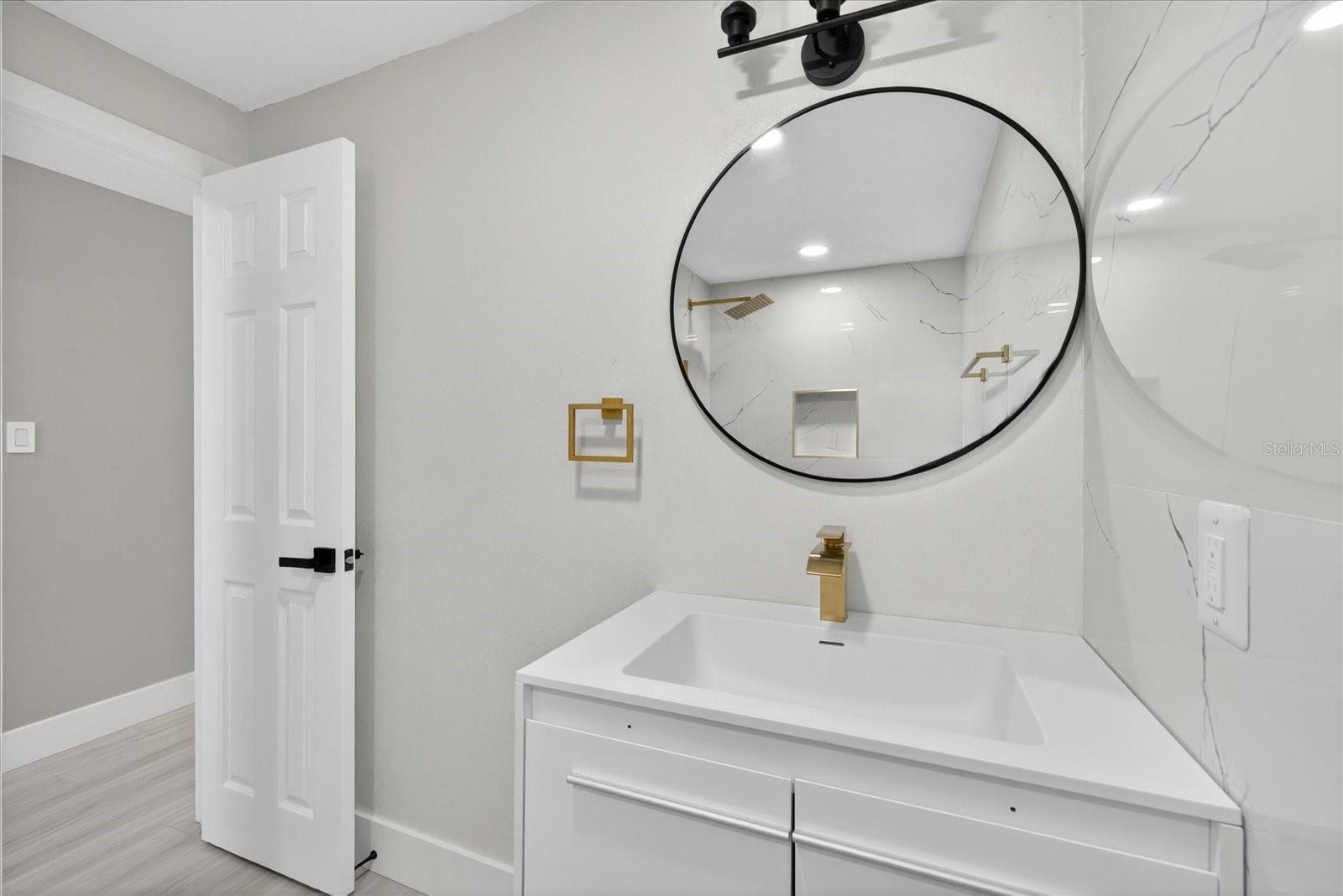 Image 22 of 46 For 4005 Henry Avenue