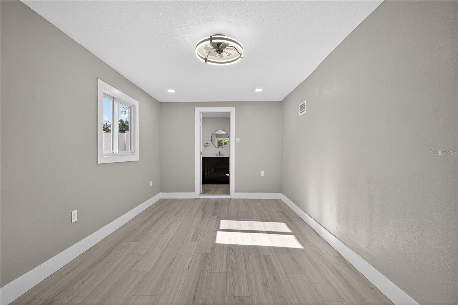 Image 36 of 46 For 4005 Henry Avenue