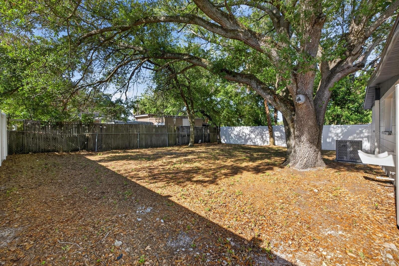 Image 43 of 46 For 4005 Henry Avenue