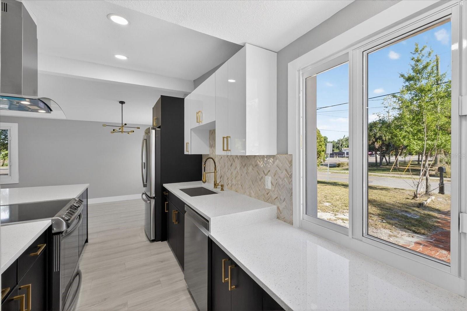 Image 9 of 46 For 4005 Henry Avenue