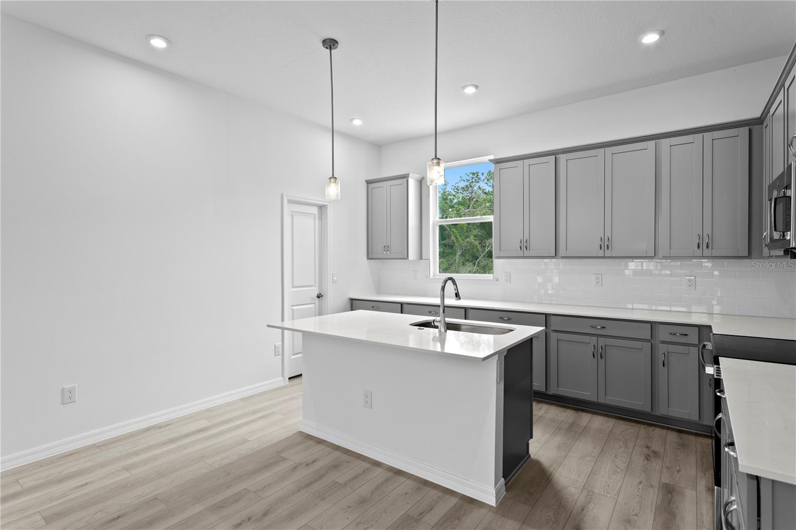 Image 12 of 45 For 9922 Tate Lane