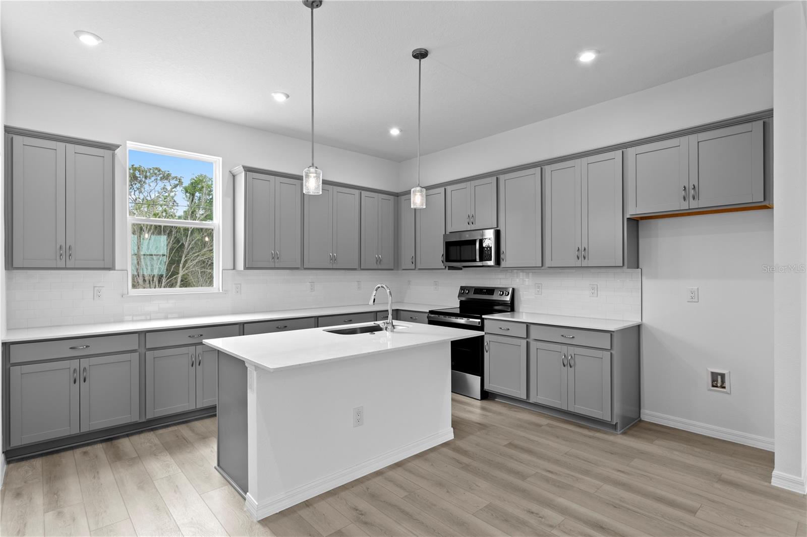 Image 13 of 45 For 9922 Tate Lane