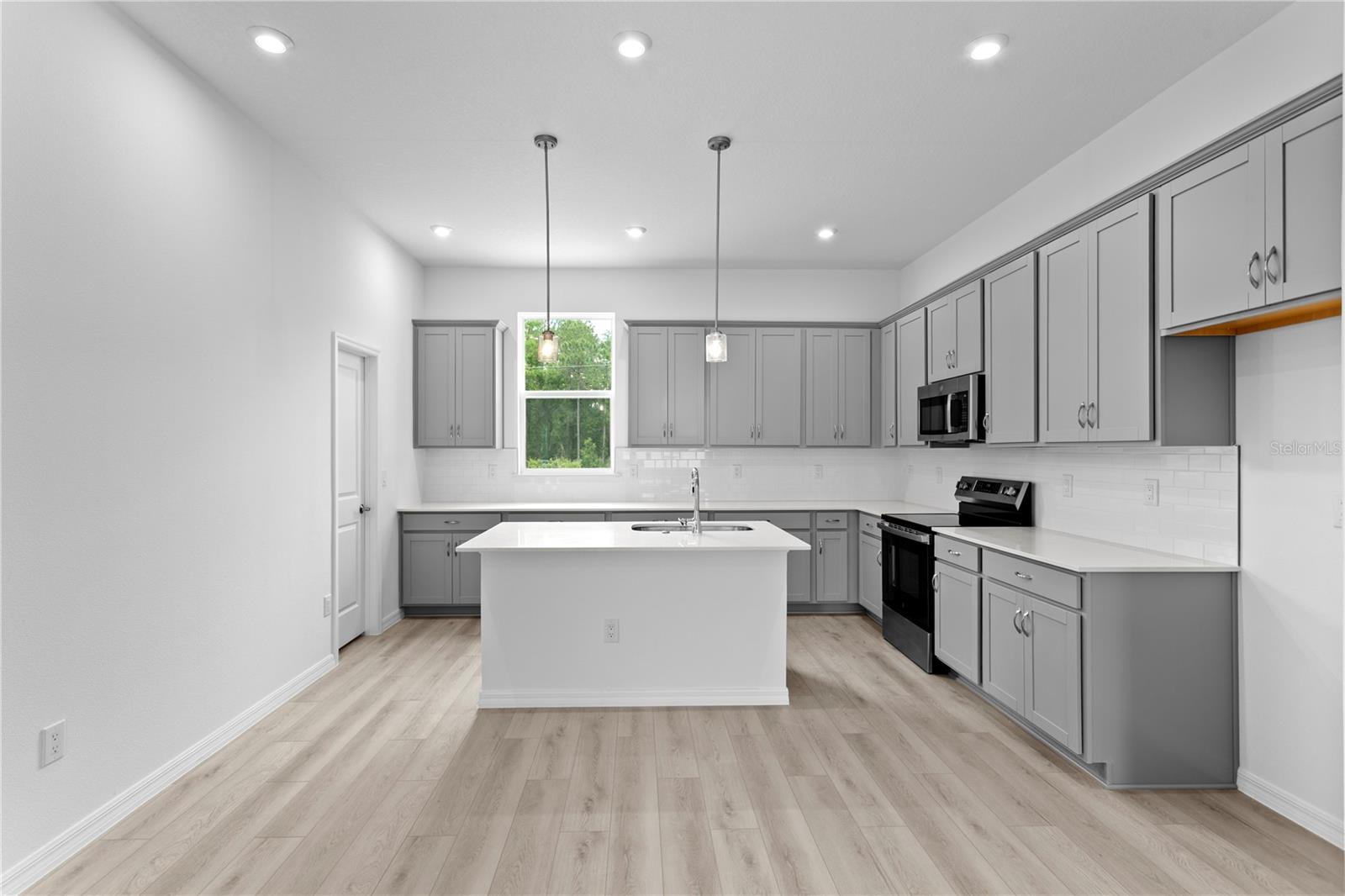 Image 15 of 45 For 9922 Tate Lane