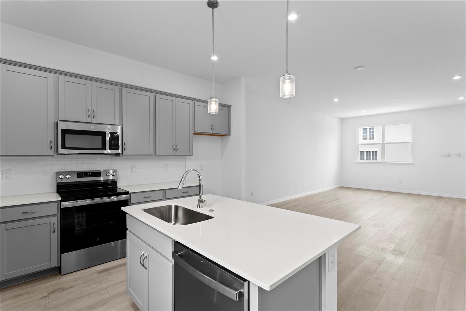 Image 17 of 45 For 9922 Tate Lane