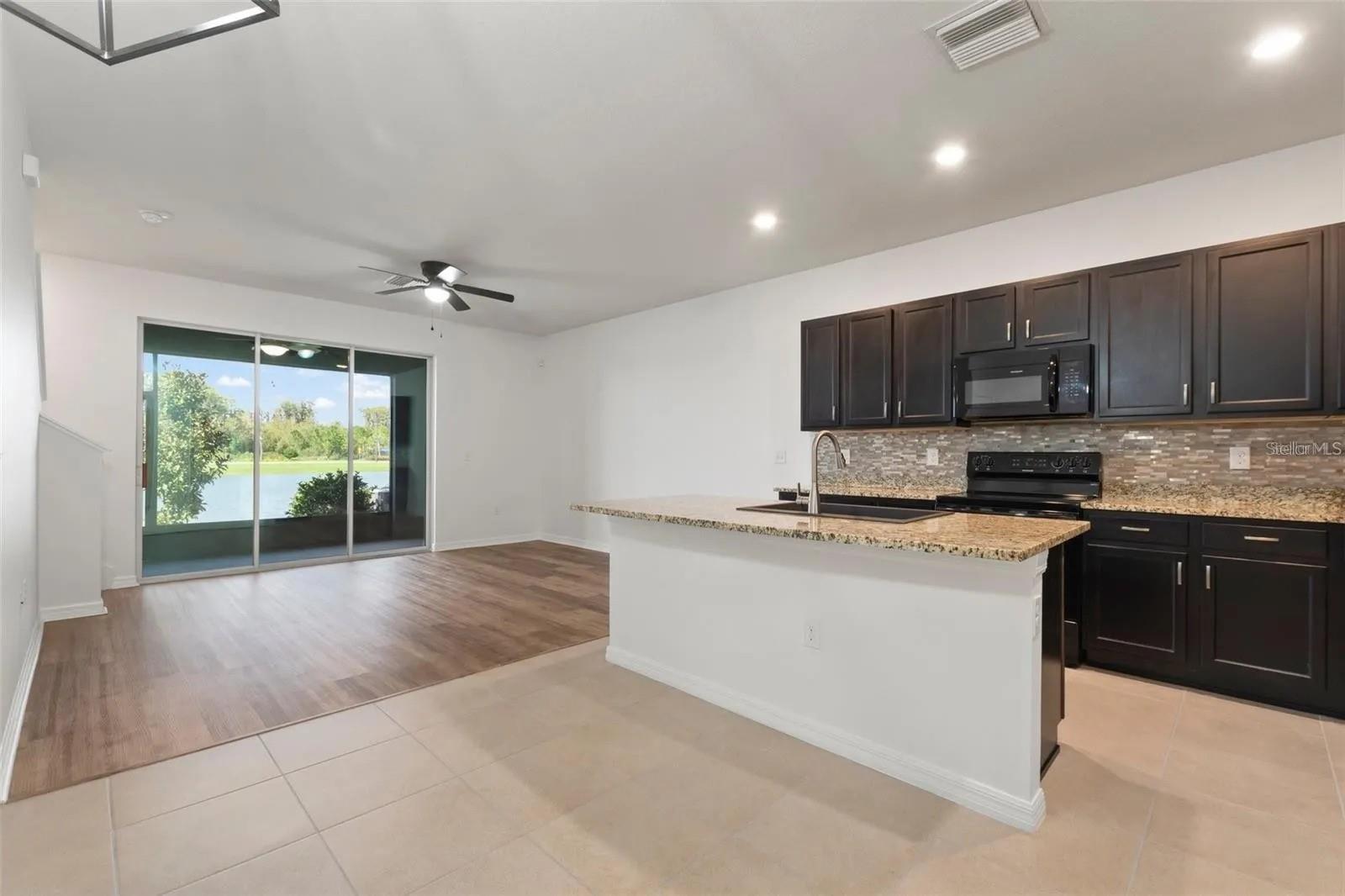 Image 10 of 35 For 2879 Suncoast Blend Drive