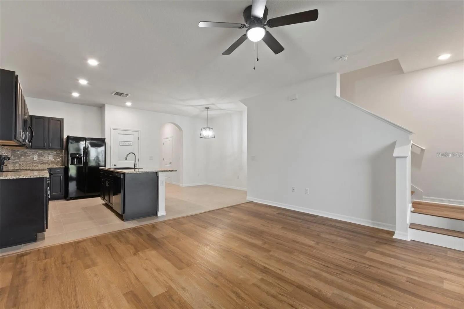 Image 11 of 35 For 2879 Suncoast Blend Drive