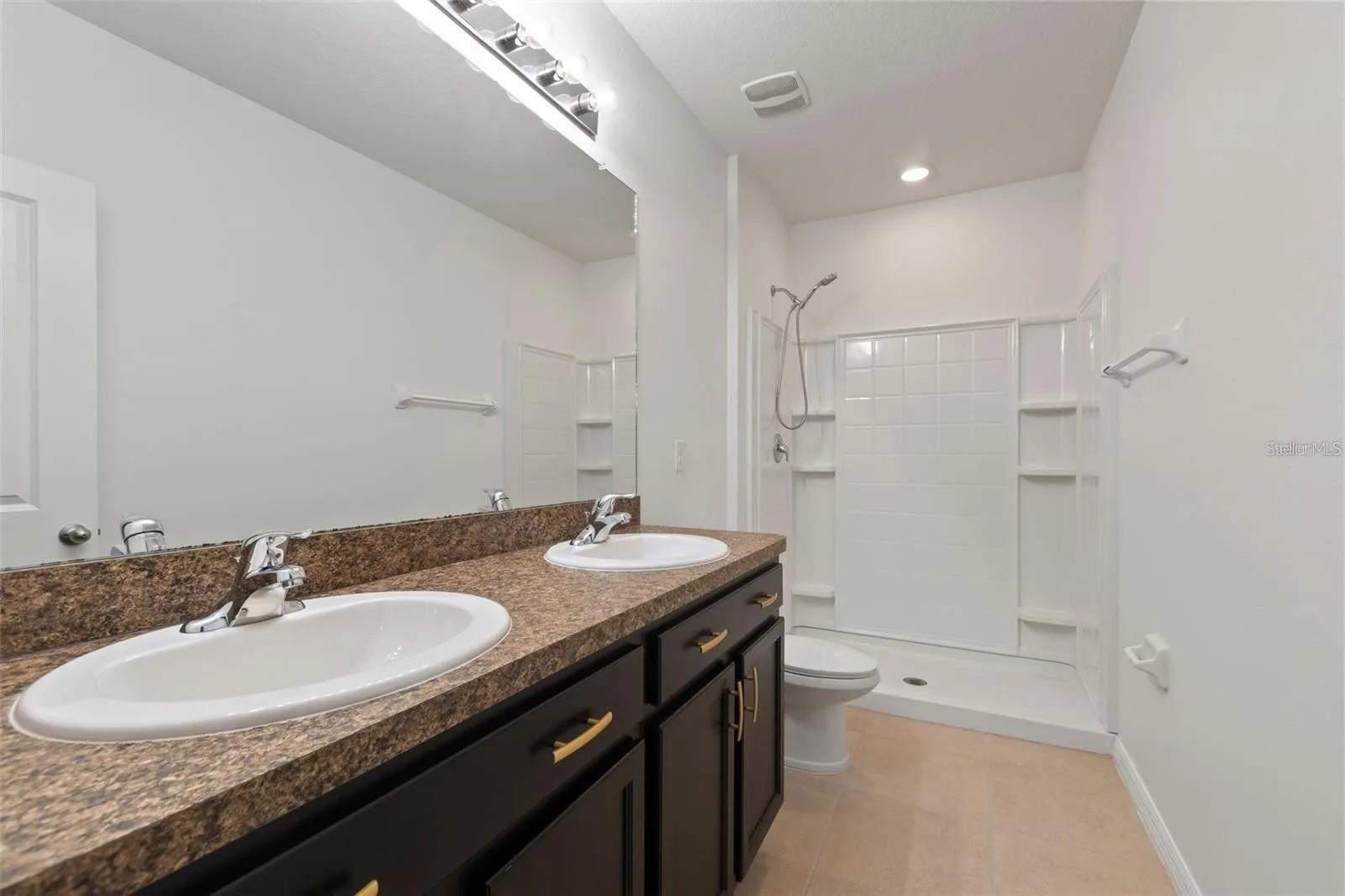 Image 22 of 35 For 2879 Suncoast Blend Drive