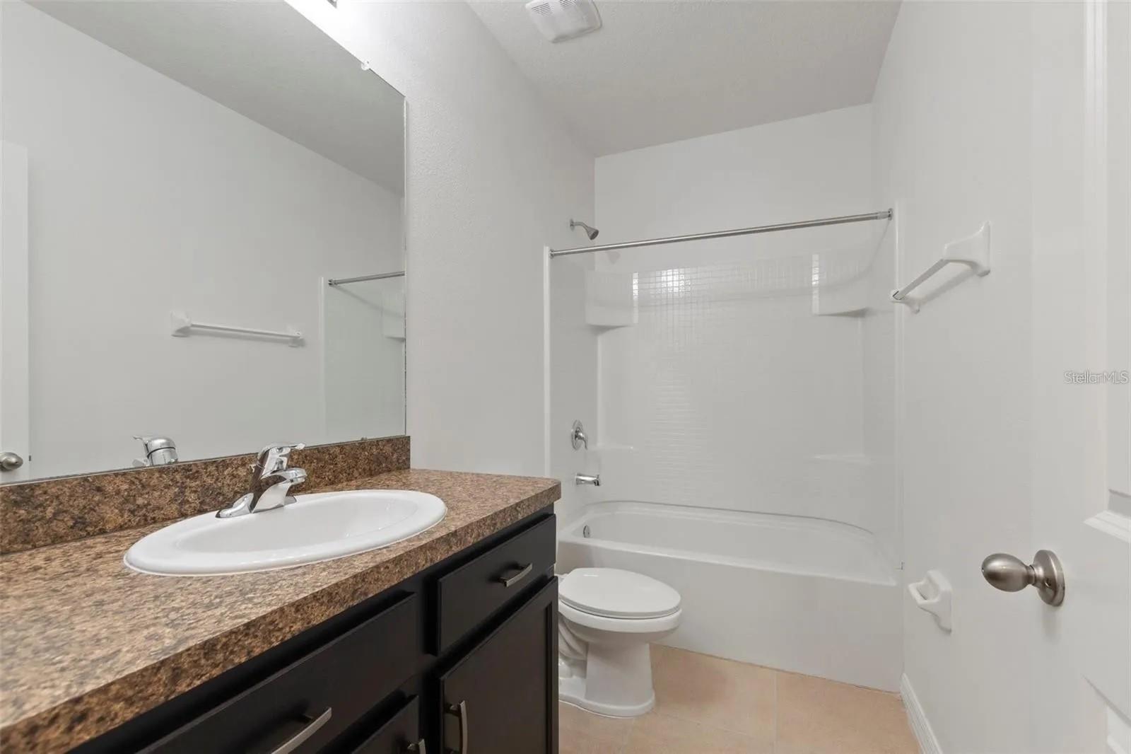 Image 32 of 35 For 2879 Suncoast Blend Drive