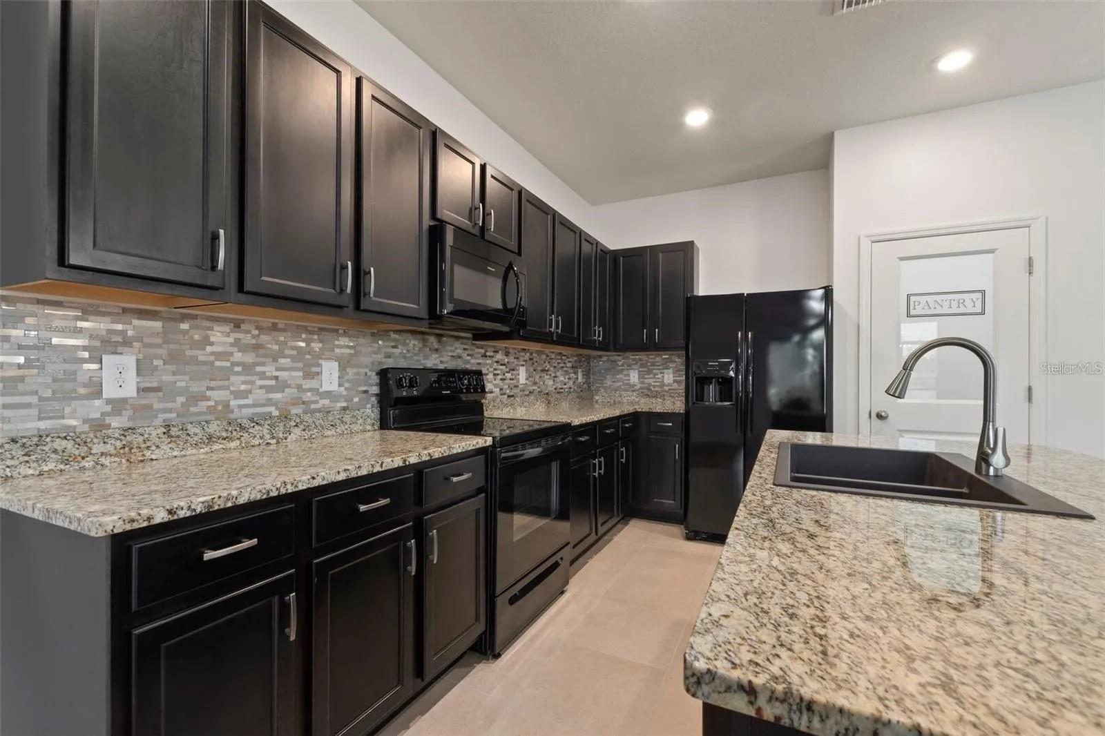 Image 7 of 35 For 2879 Suncoast Blend Drive