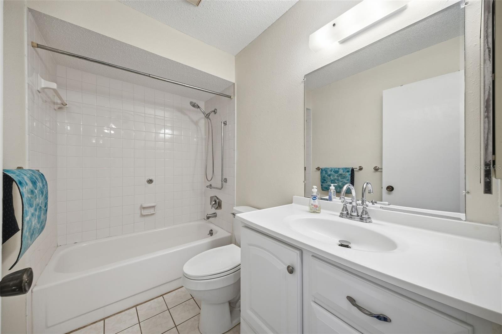 Image 17 of 21 For 9023 Mission Oaks Boulevard F