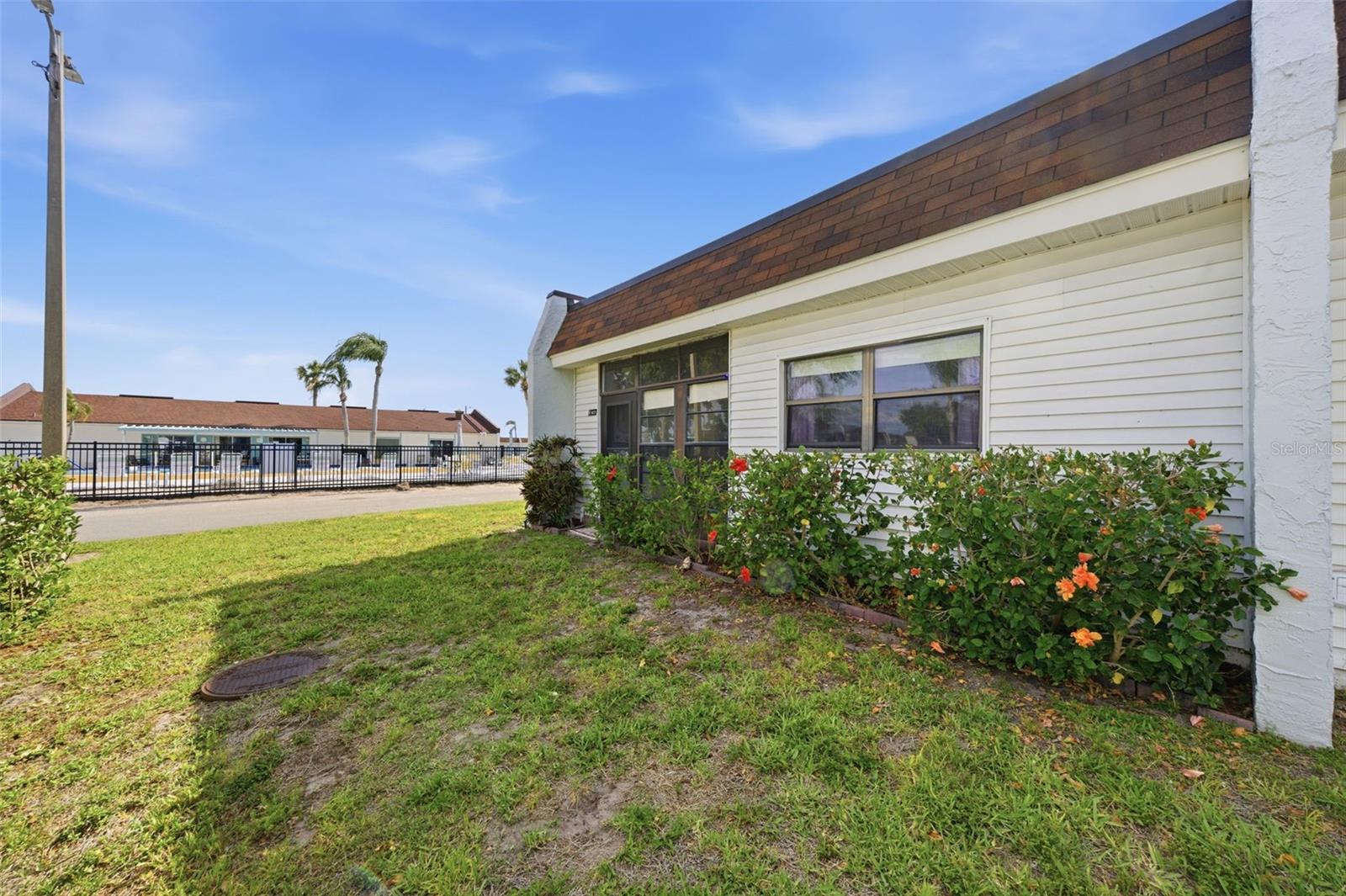 Image 19 of 21 For 9023 Mission Oaks Boulevard F