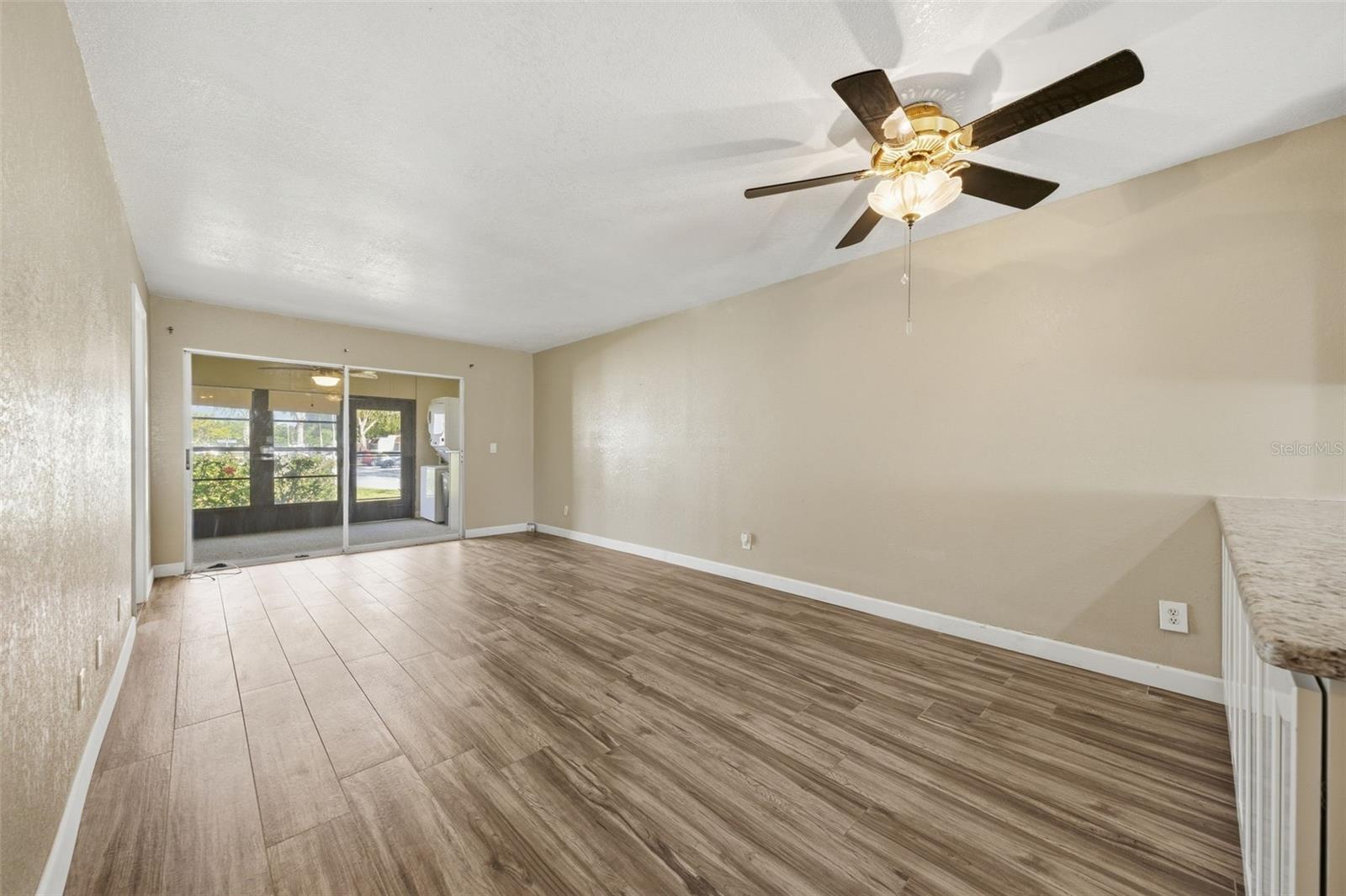 Image 5 of 21 For 9023 Mission Oaks Boulevard F
