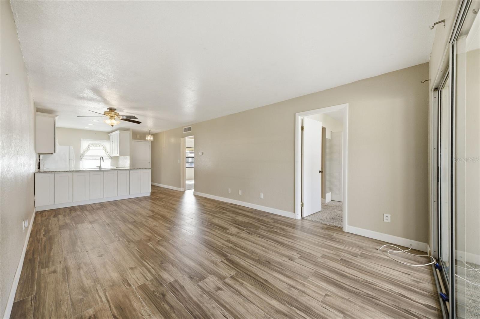 Image 6 of 21 For 9023 Mission Oaks Boulevard F