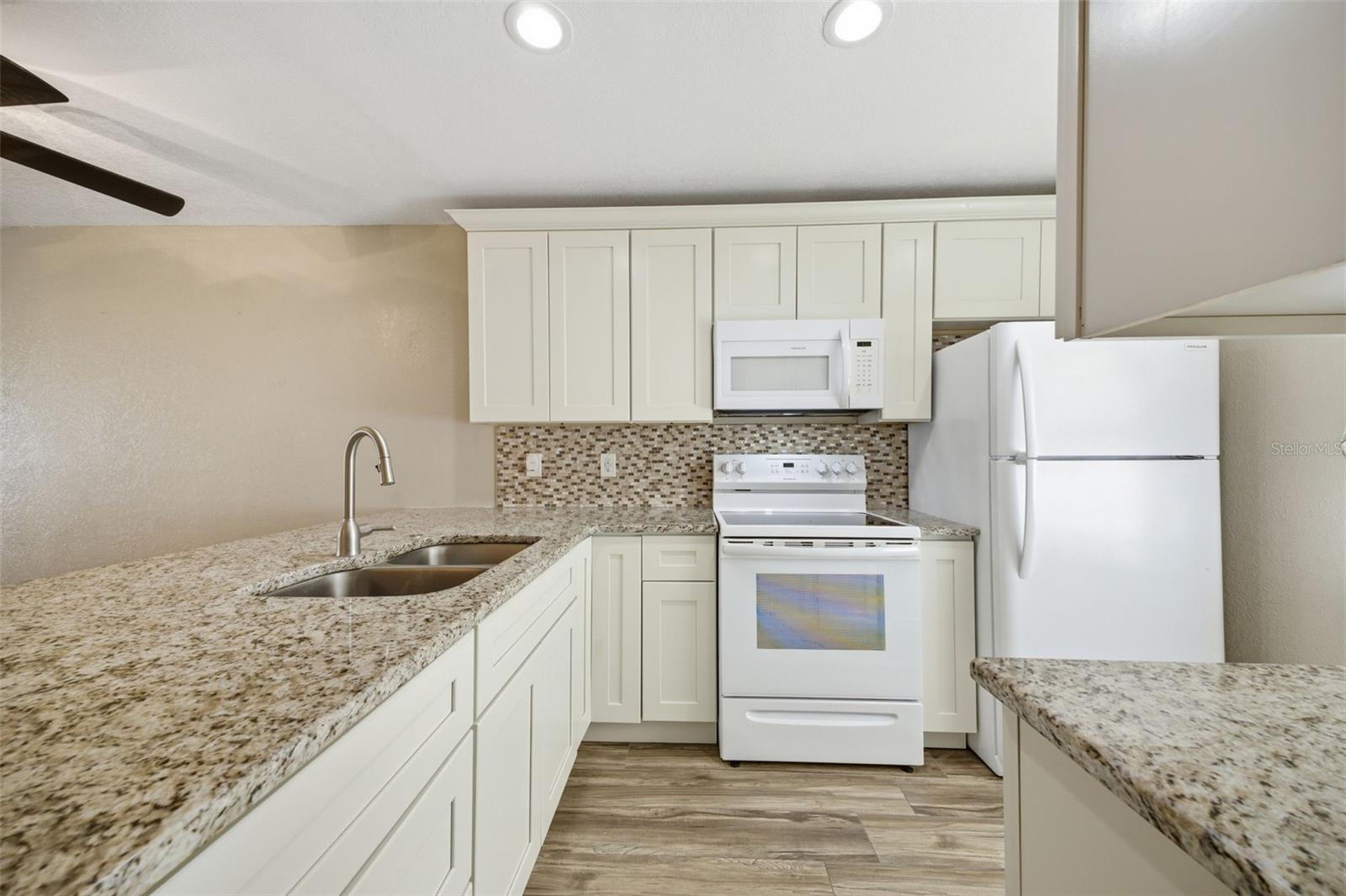 Image 9 of 21 For 9023 Mission Oaks Boulevard F