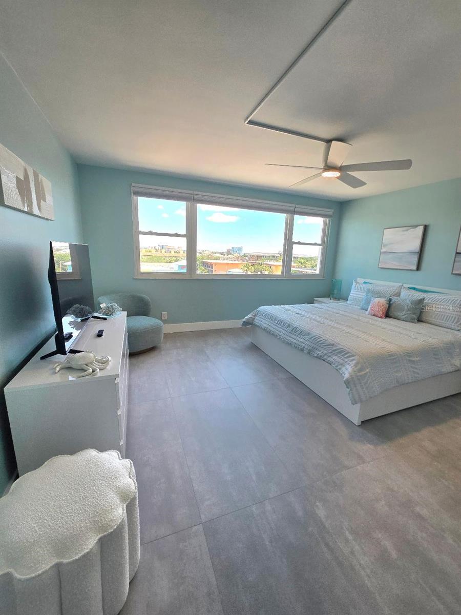 Image 27 of 58 For 675 Gulfview Boulevard 505