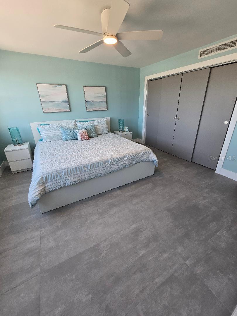 Image 28 of 58 For 675 Gulfview Boulevard 505