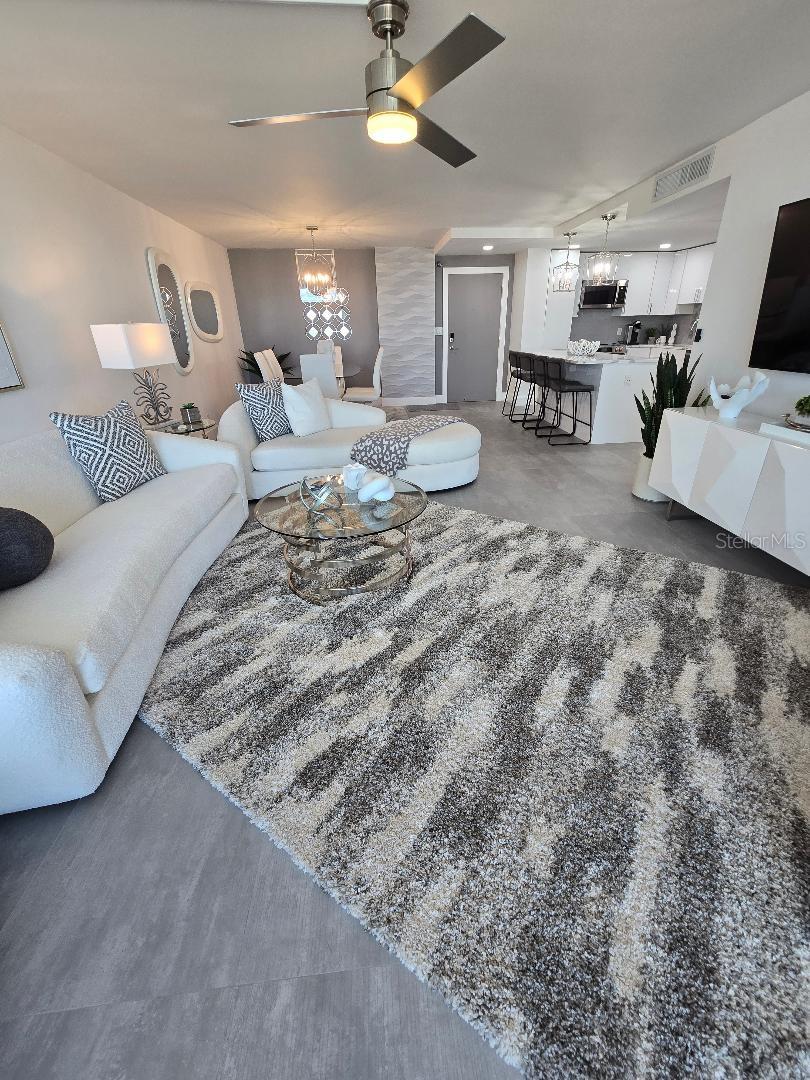 Image 4 of 58 For 675 Gulfview Boulevard 505