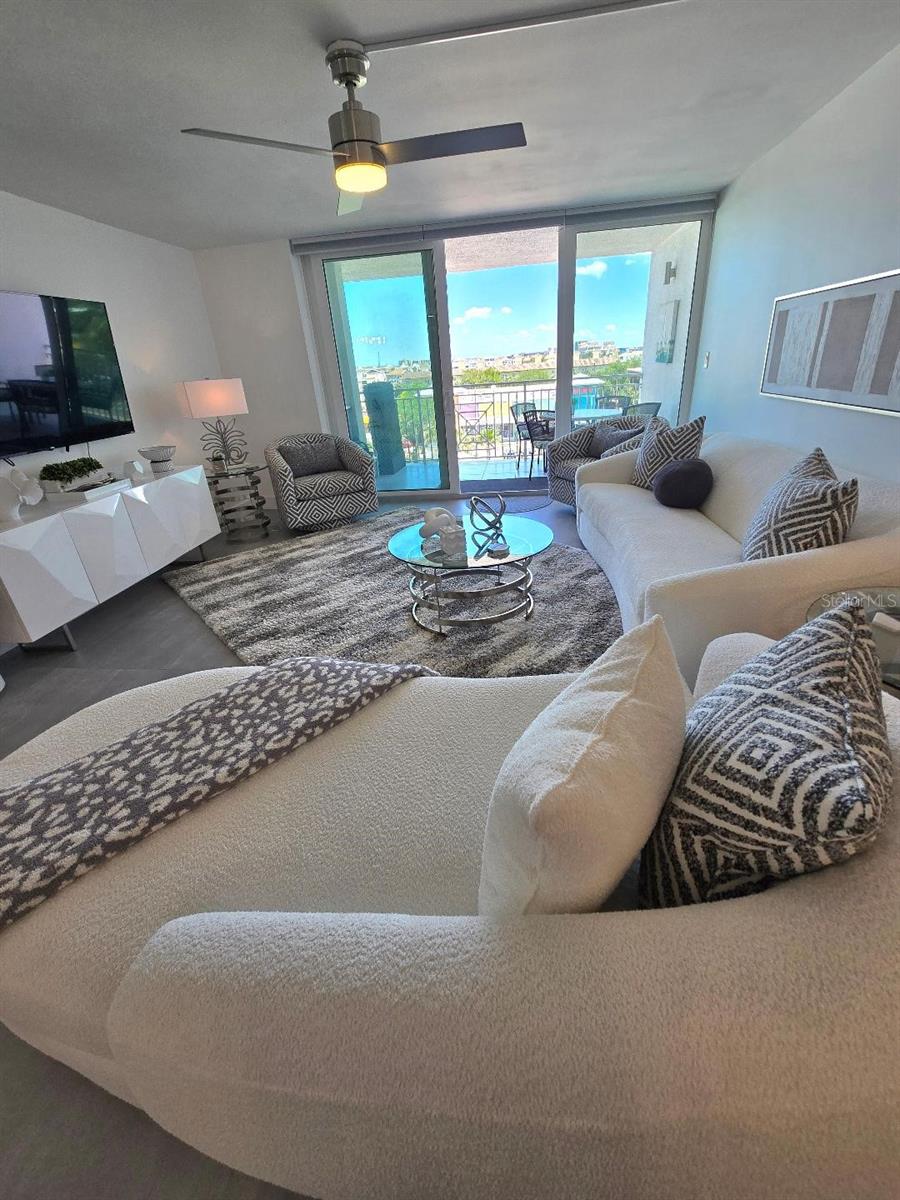 Image 8 of 58 For 675 Gulfview Boulevard 505