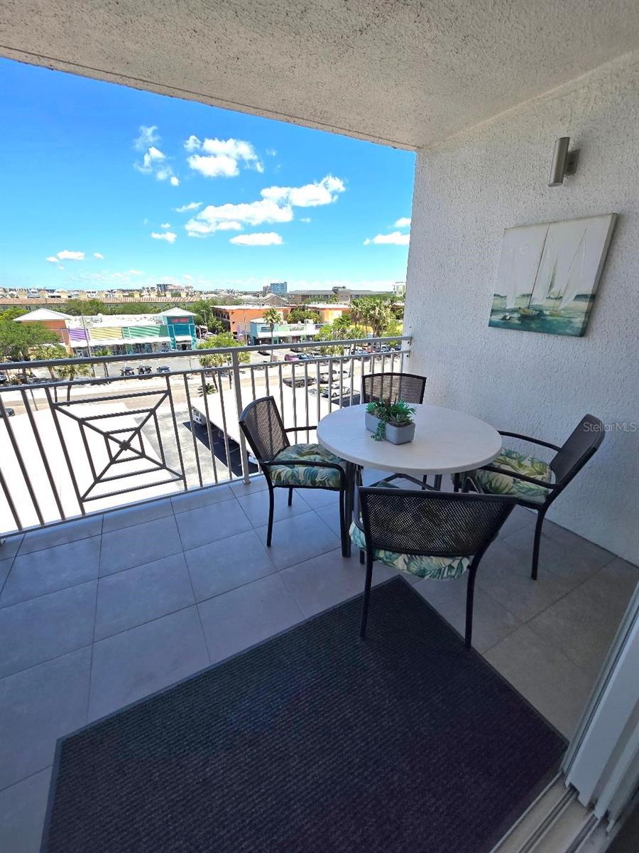 Image 9 of 58 For 675 Gulfview Boulevard 505