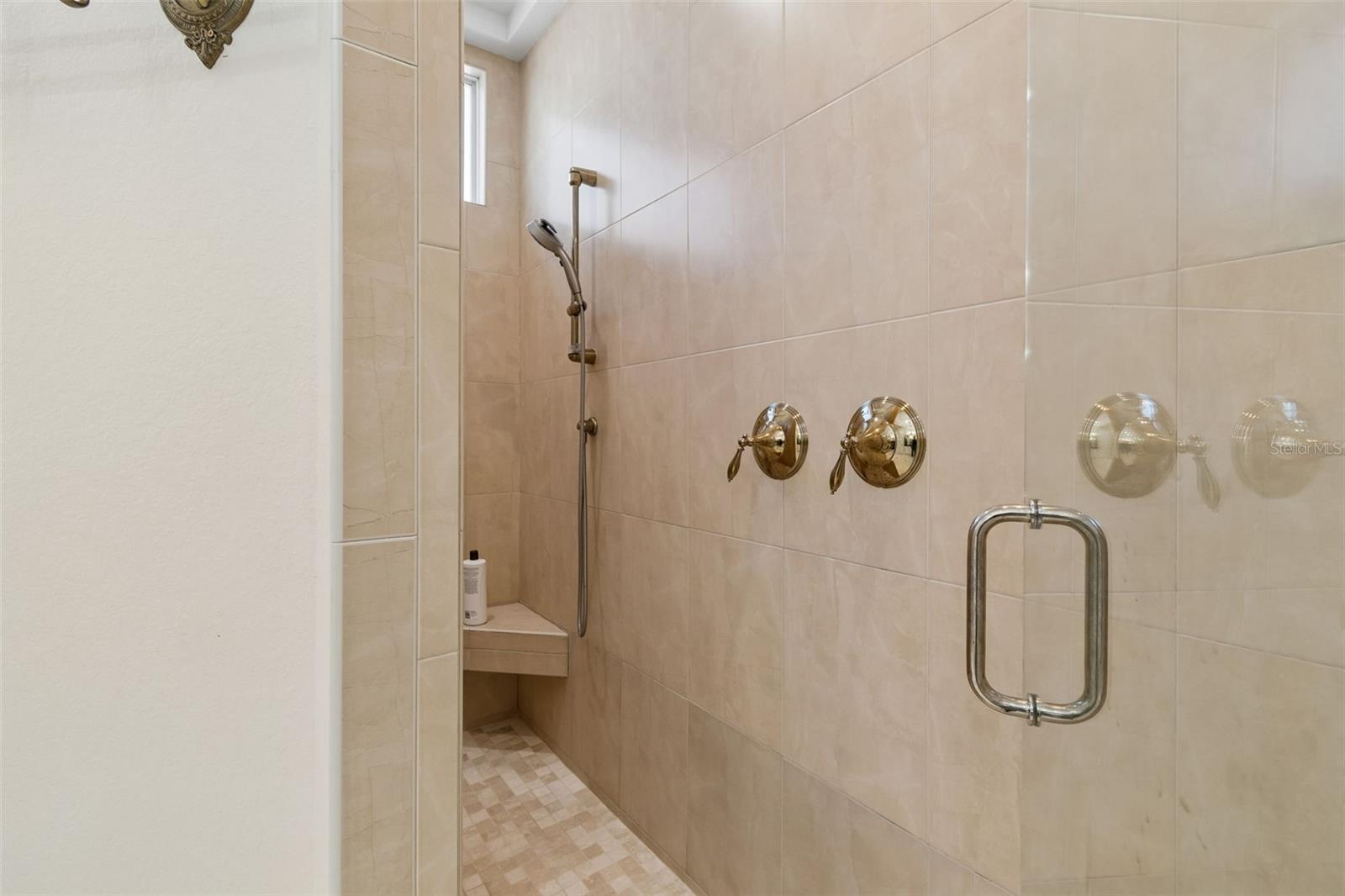 Image 38 of 87 For 1203 Bay Drive