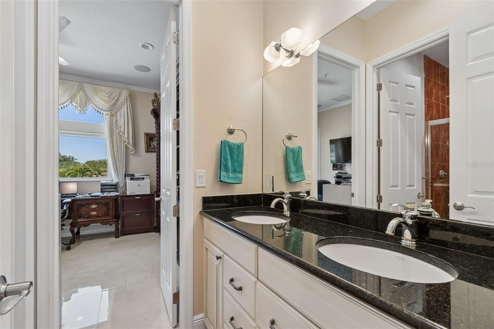 Image 43 of 87 For 1203 Bay Drive