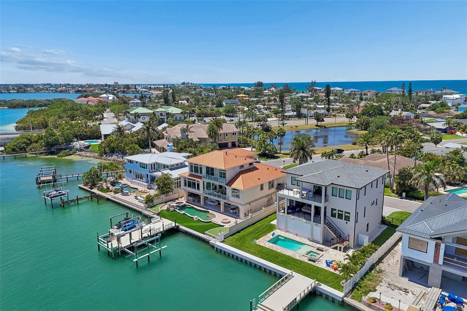 Image 65 of 87 For 1203 Bay Drive