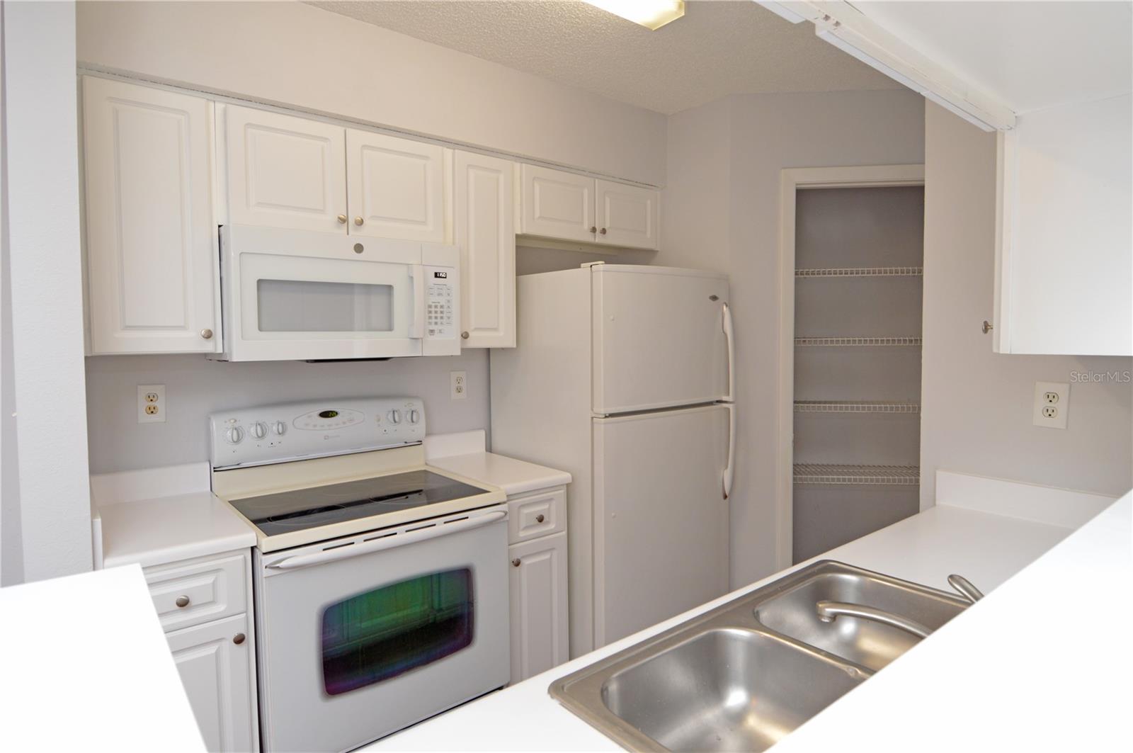 Image 7 of 95 For 8641 Fancy Finch Drive 204