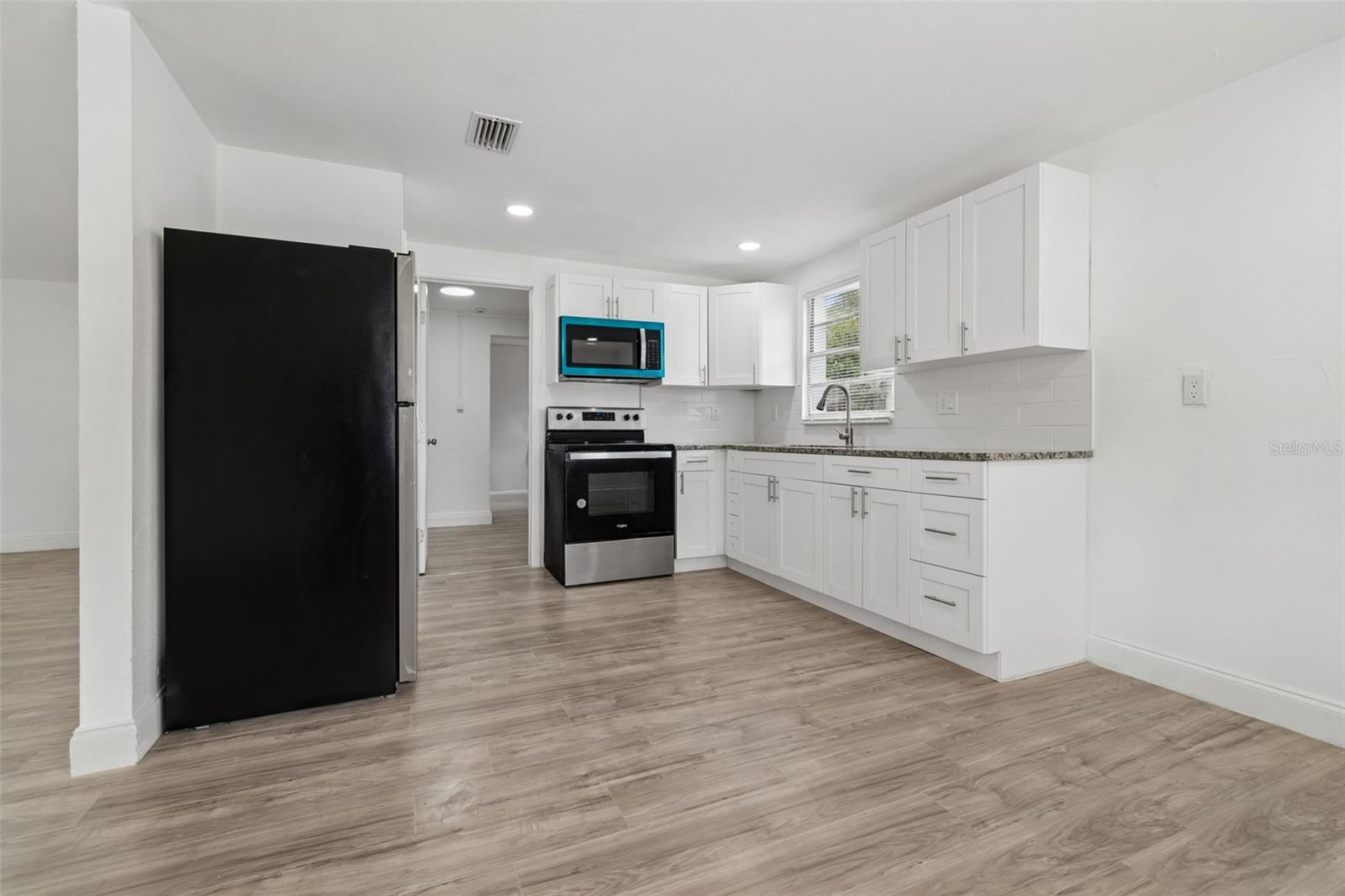 Image 11 of 42 For 3706 Beechwood Boulevard