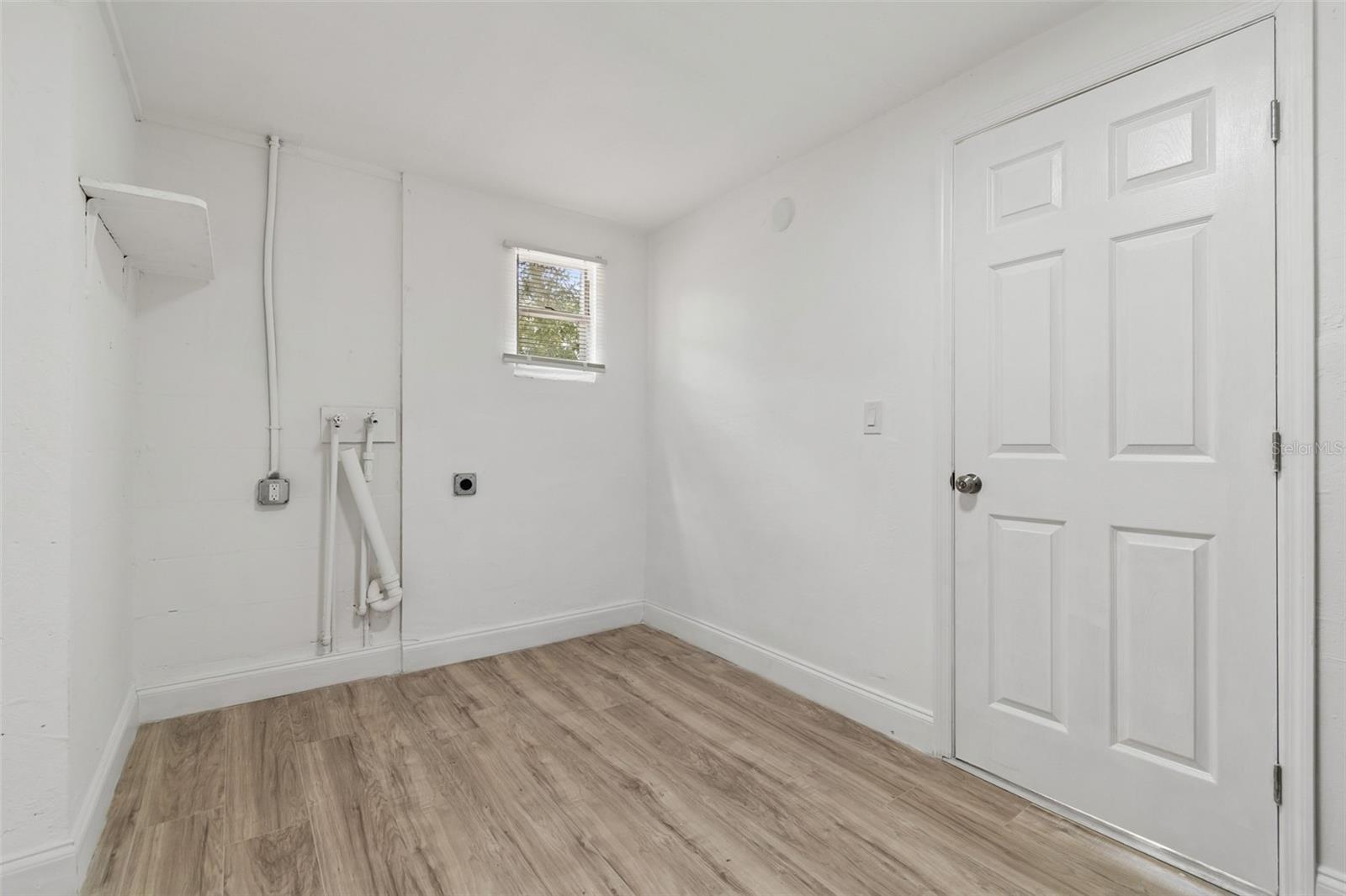 Image 25 of 42 For 3706 Beechwood Boulevard