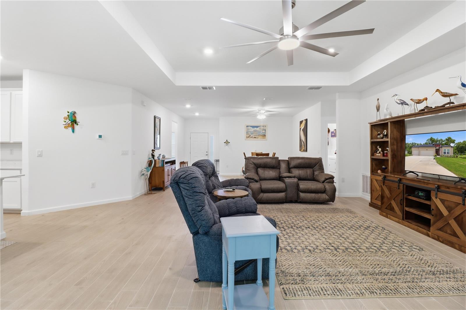 Image 11 of 46 For 19511 77th Loop