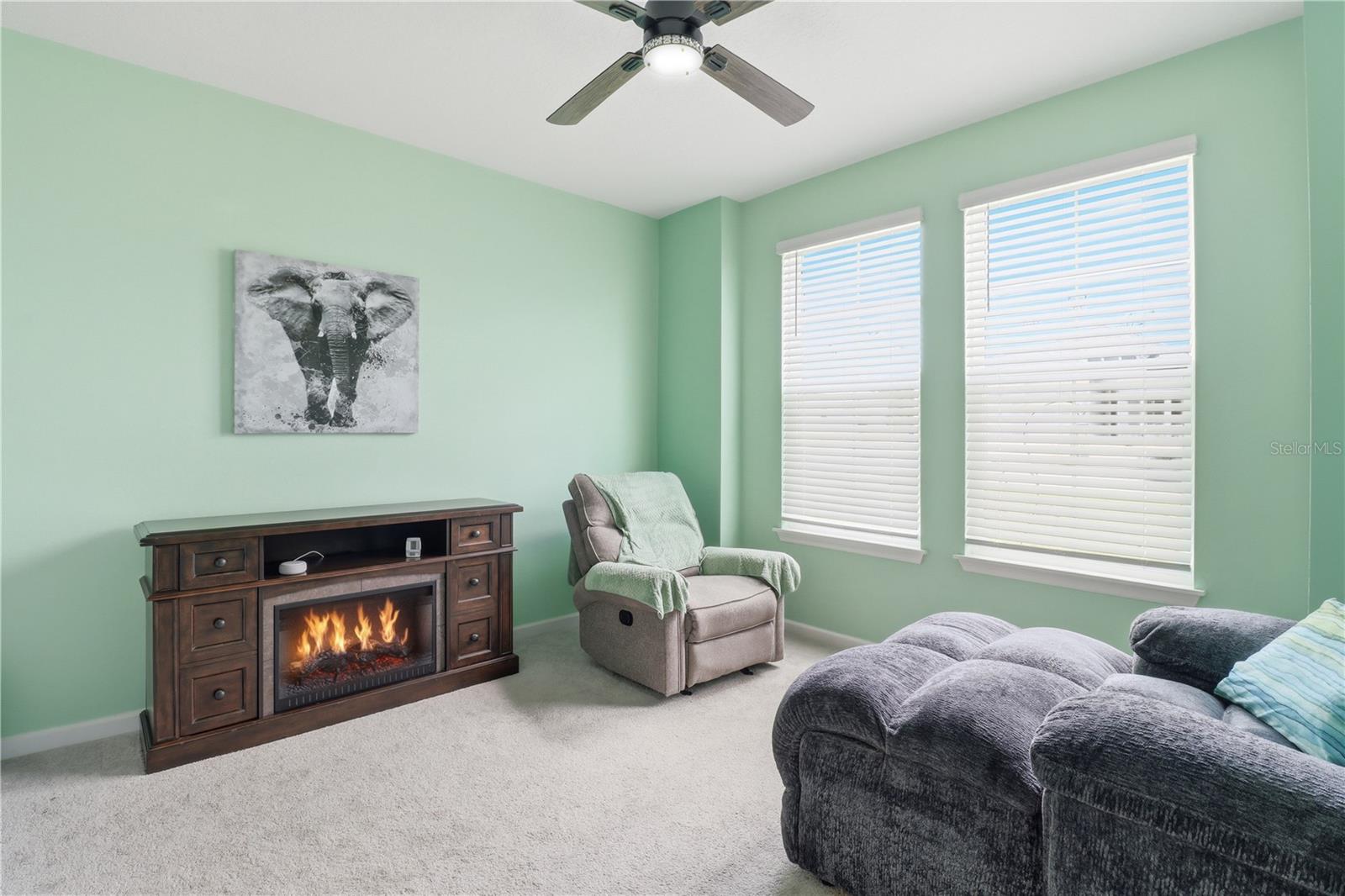 Image 19 of 46 For 19511 77th Loop