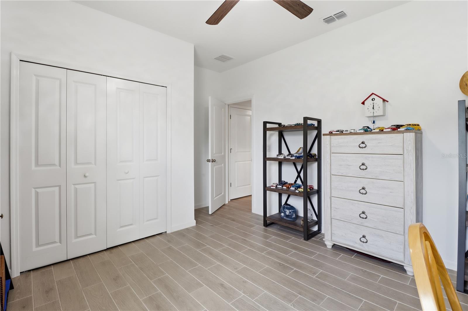 Image 28 of 46 For 19511 77th Loop