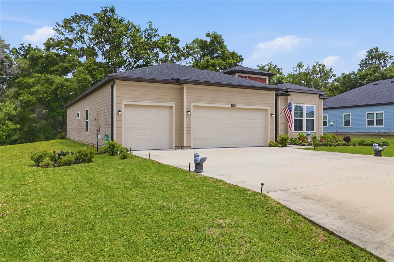 Image 3 of 46 For 19511 77th Loop