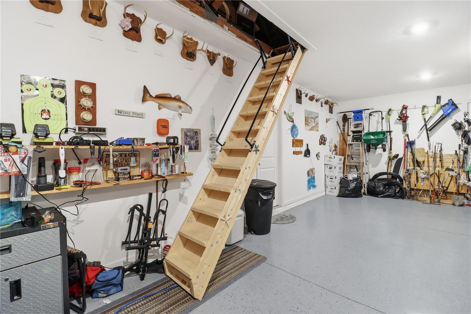 Image 32 of 46 For 19511 77th Loop