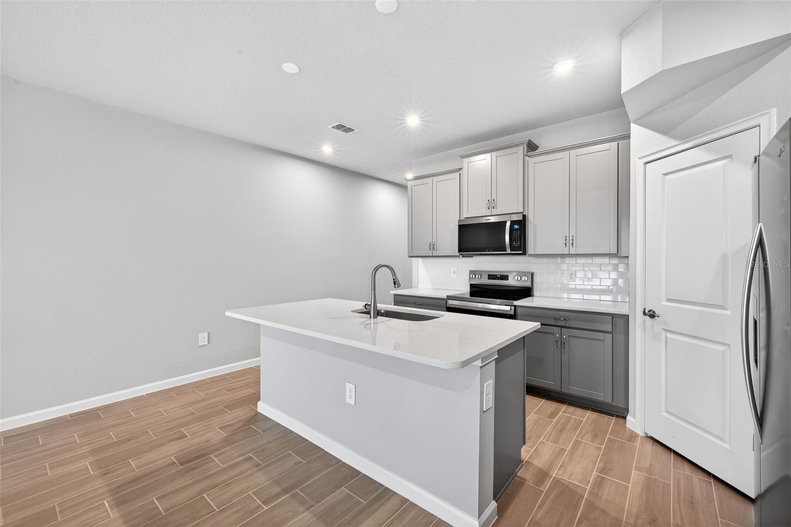 Image 6 of 31 For 9175 Aurelia Avenue