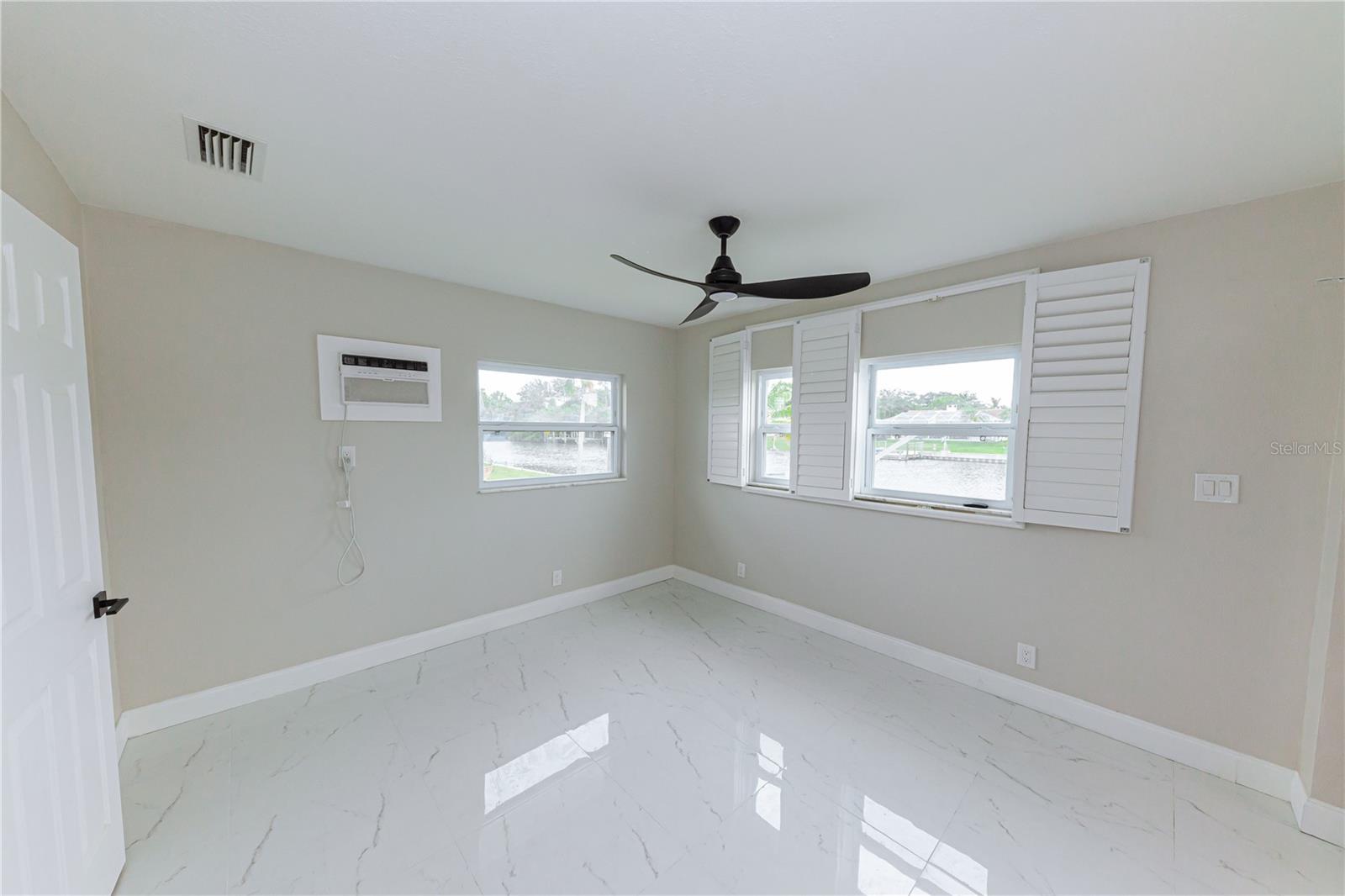 Image 38 of 69 For 2187 Waterside Drive