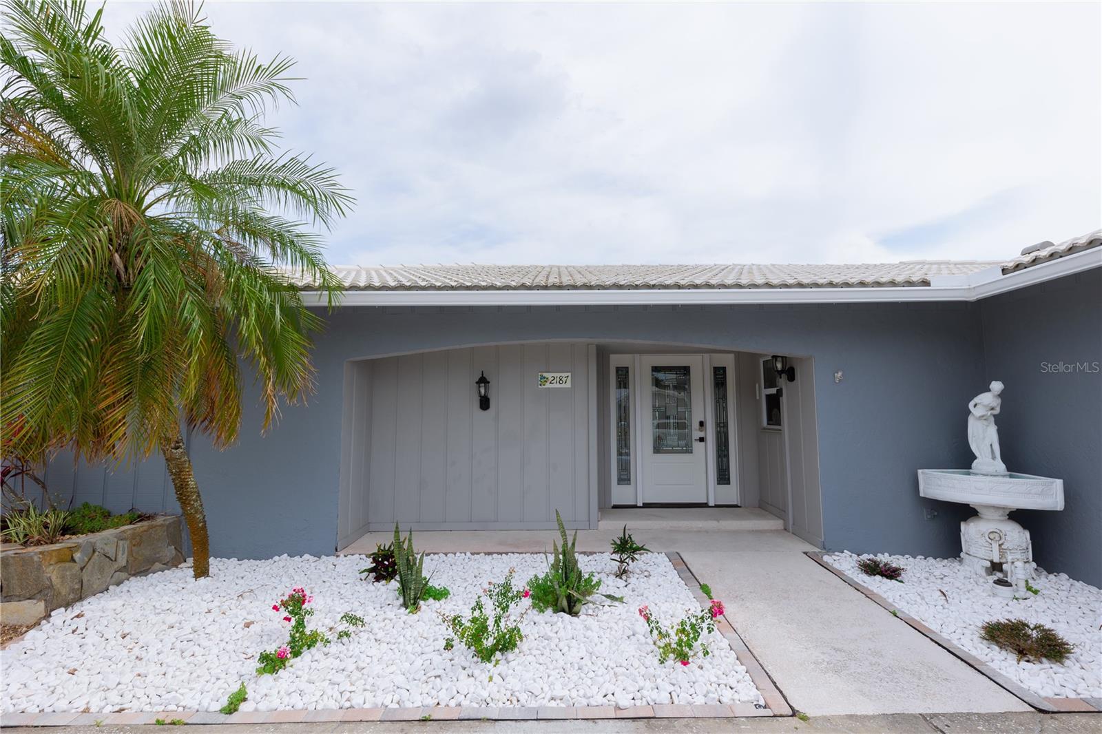 Image 4 of 69 For 2187 Waterside Drive