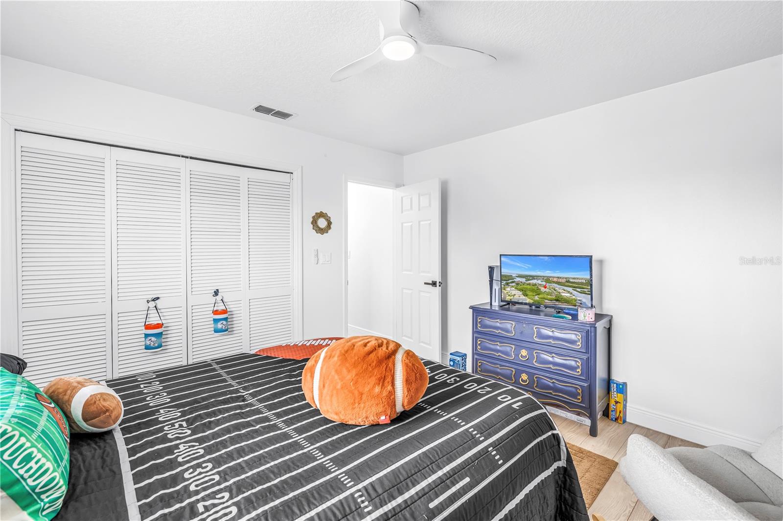Image 43 of 95 For 4560 Rickover Court