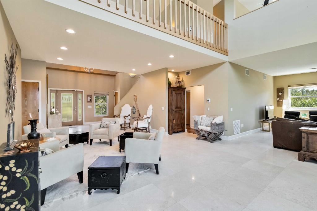 Image 11 of 38 For 6511 Bayshore Road