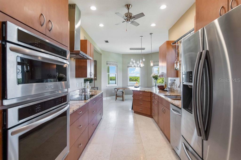 Image 16 of 38 For 6511 Bayshore Road