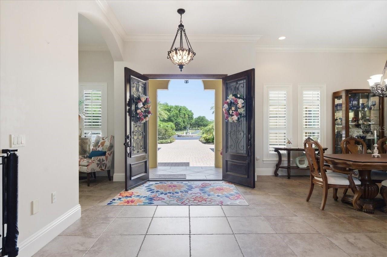 Listing photo id 10 for 18258 Wayne Road