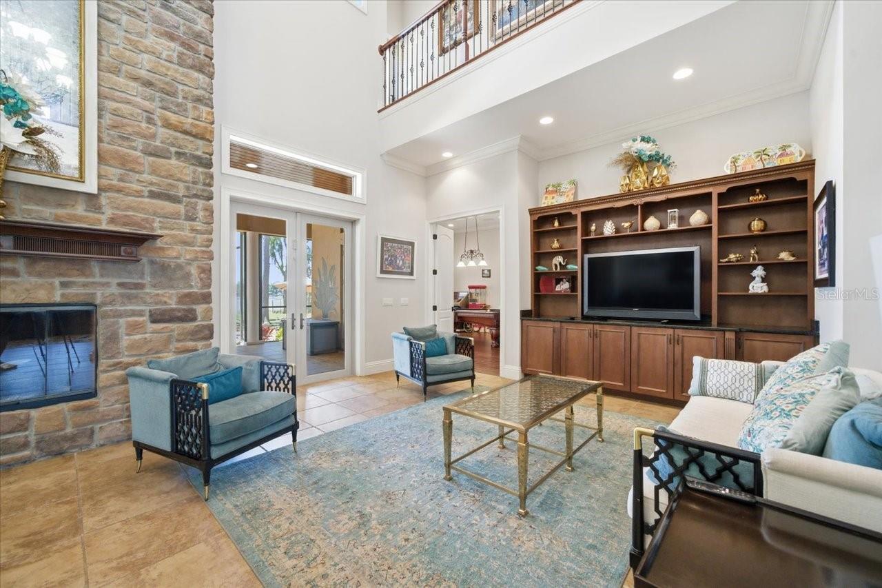 Listing photo id 23 for 18258 Wayne Road