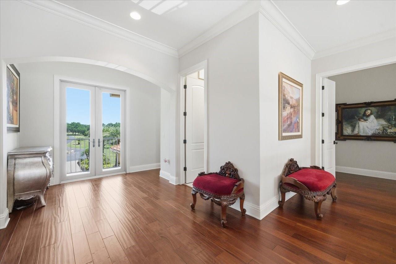 Listing photo id 39 for 18258 Wayne Road