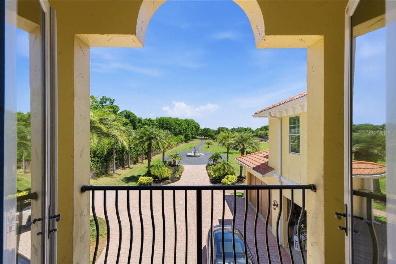 Listing photo id 40 for 18258 Wayne Road