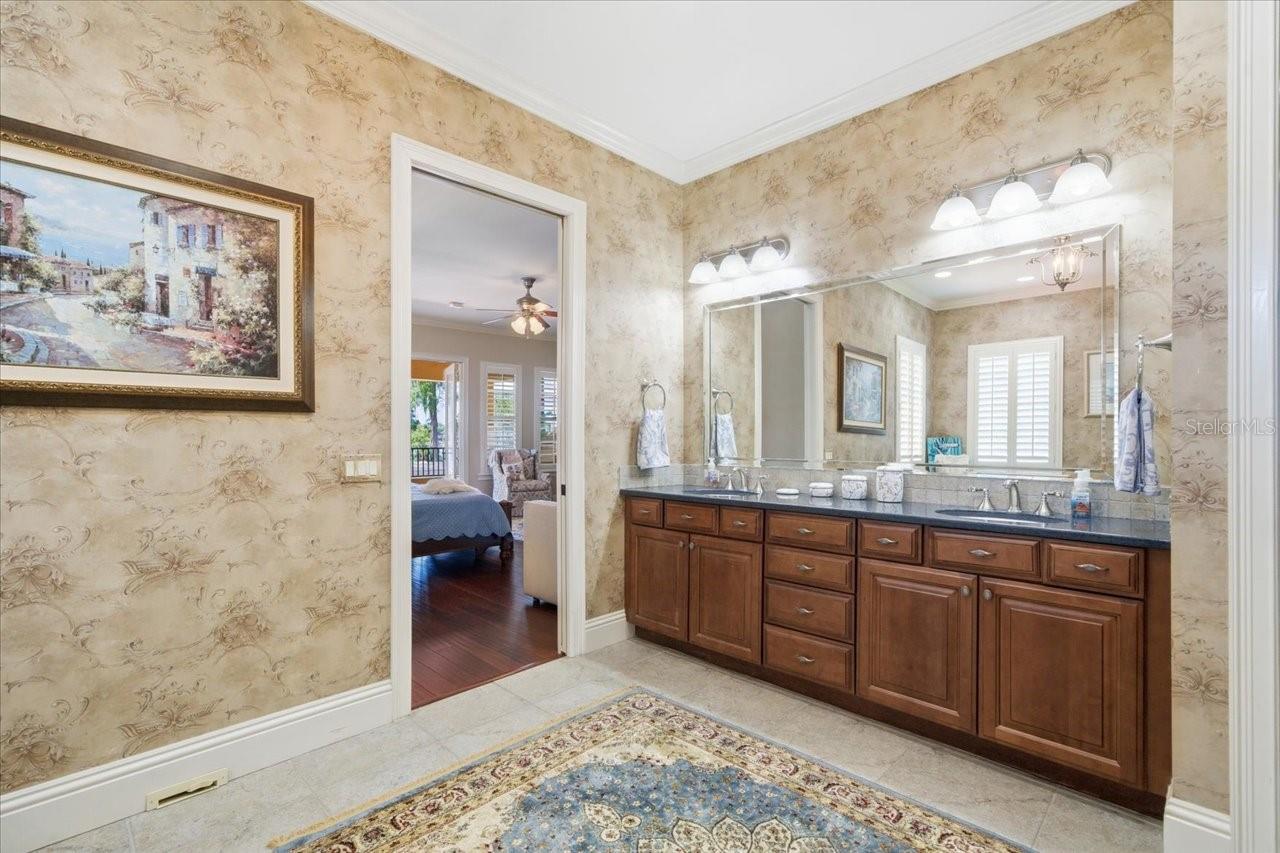 Listing photo id 48 for 18258 Wayne Road