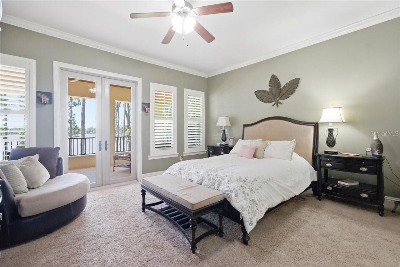 Listing photo id 51 for 18258 Wayne Road