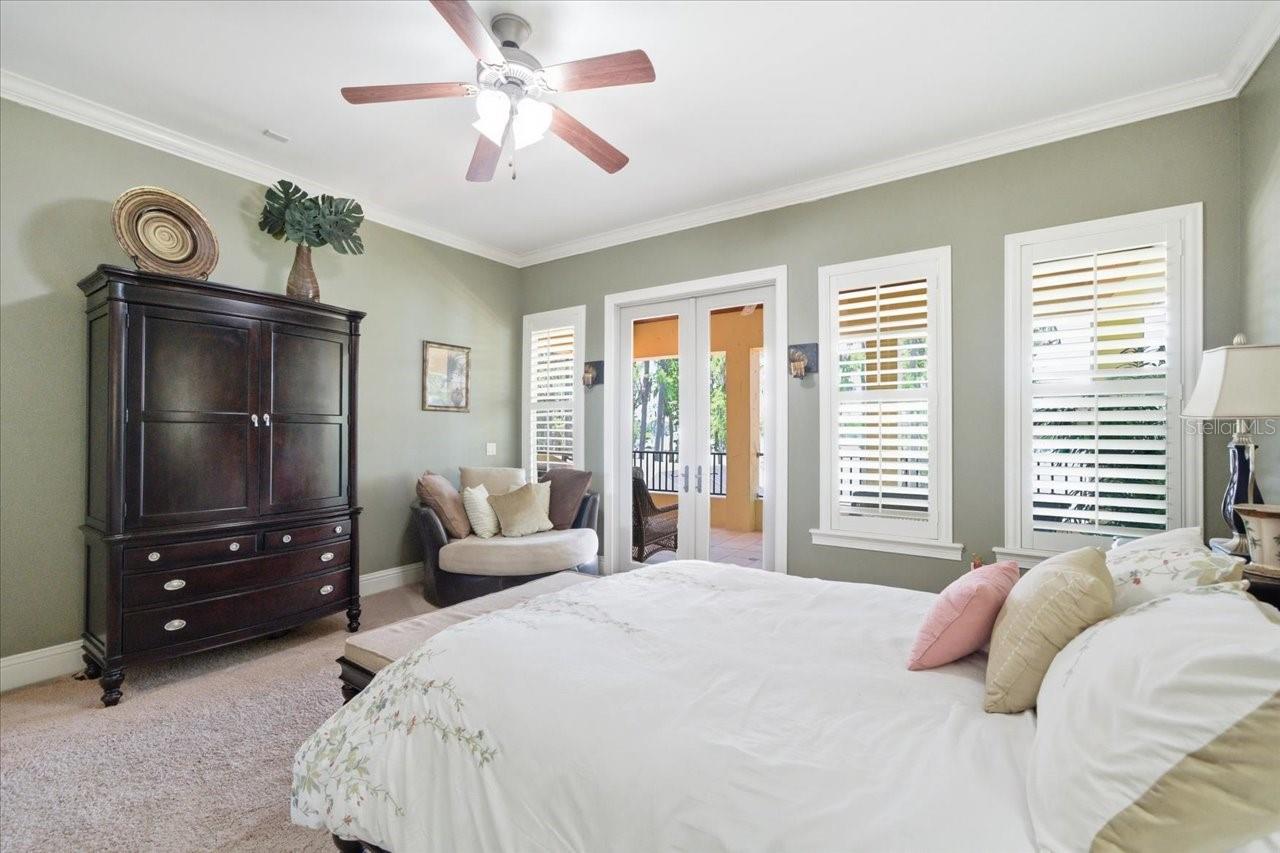 Listing photo id 52 for 18258 Wayne Road