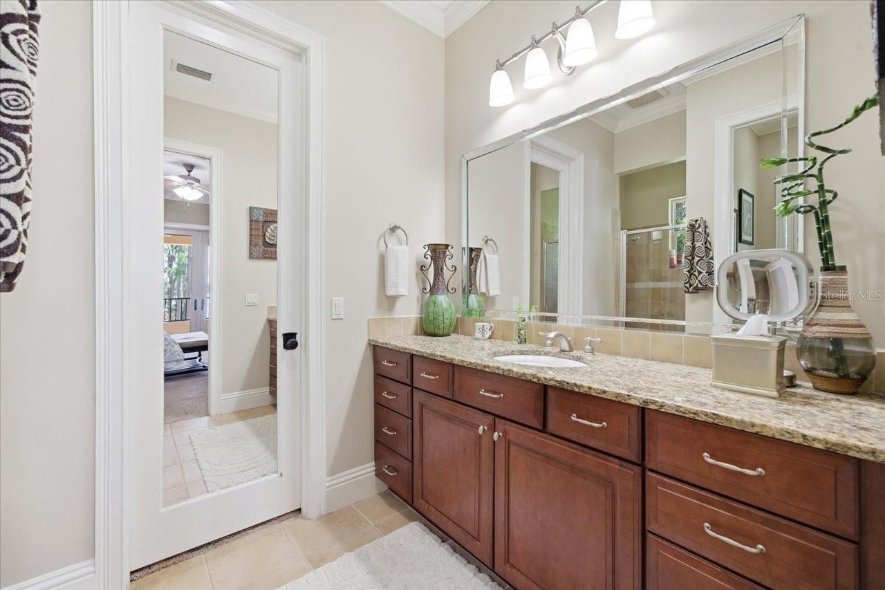 Listing photo id 54 for 18258 Wayne Road