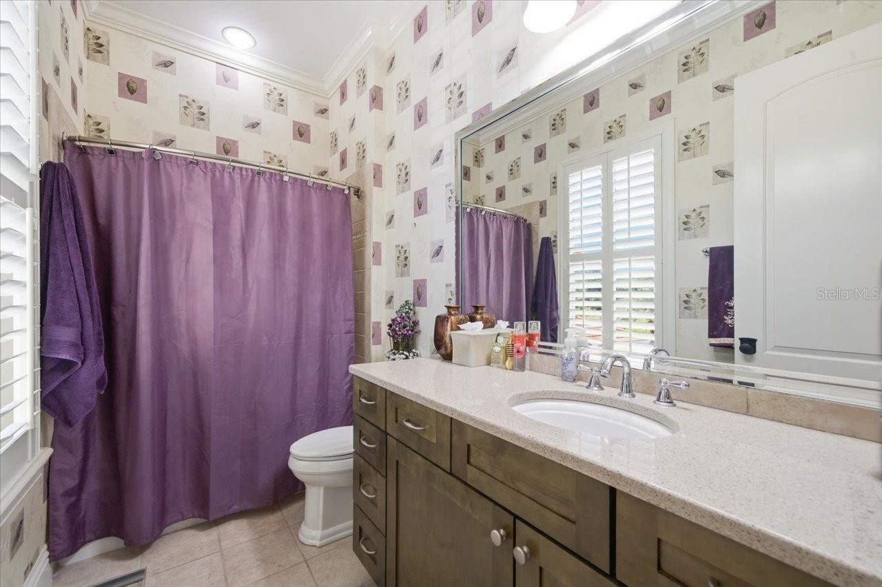 Listing photo id 58 for 18258 Wayne Road